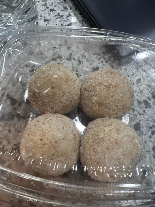 Rava Laddu (4 pieces)